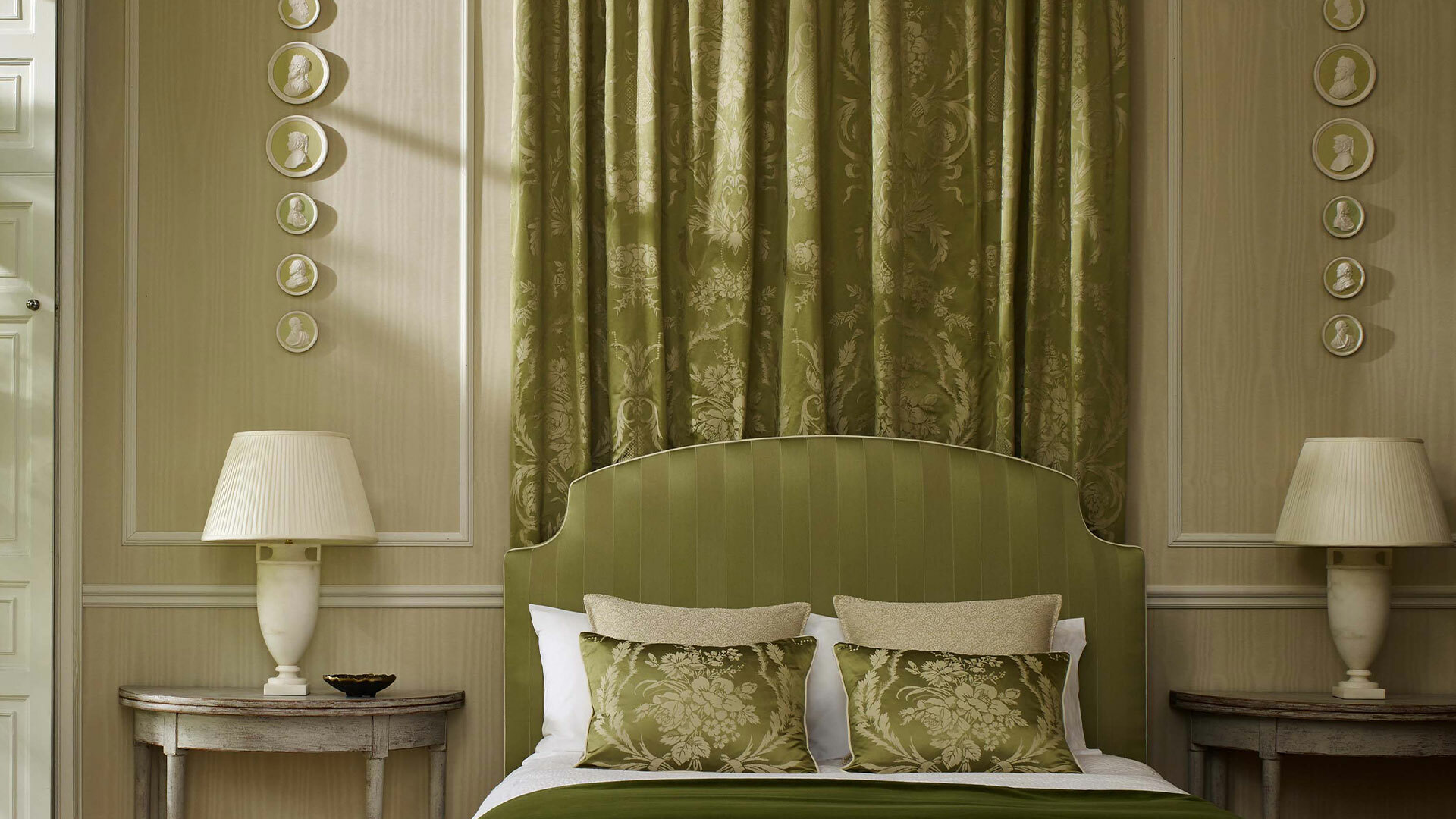 Moiré Wallcoverings